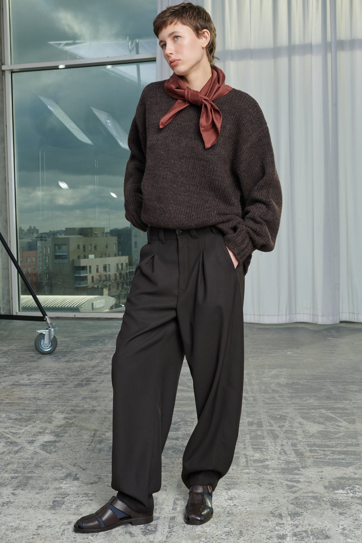 PANTALÓN TIMON CARBÓN vue 3