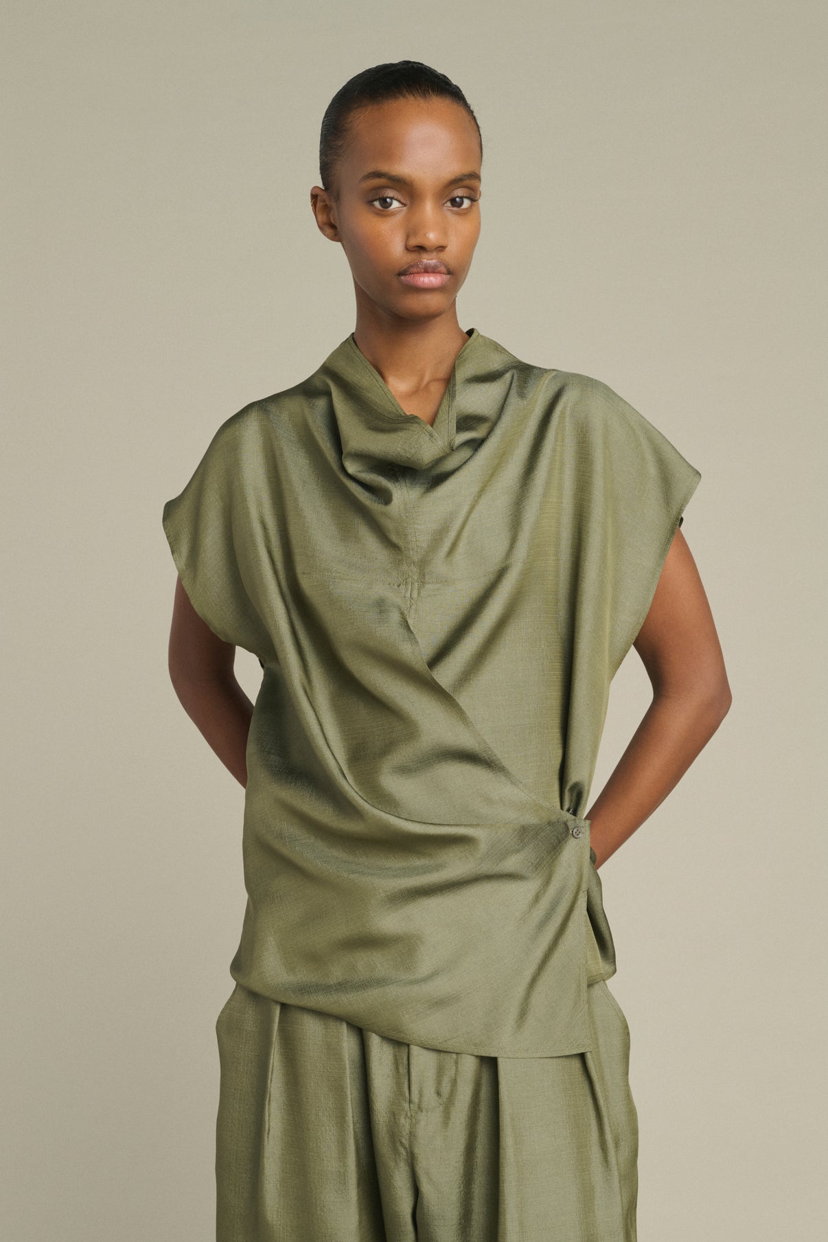 Blusa Kora - Verde grisáceo - Seda - Mujer vue 1