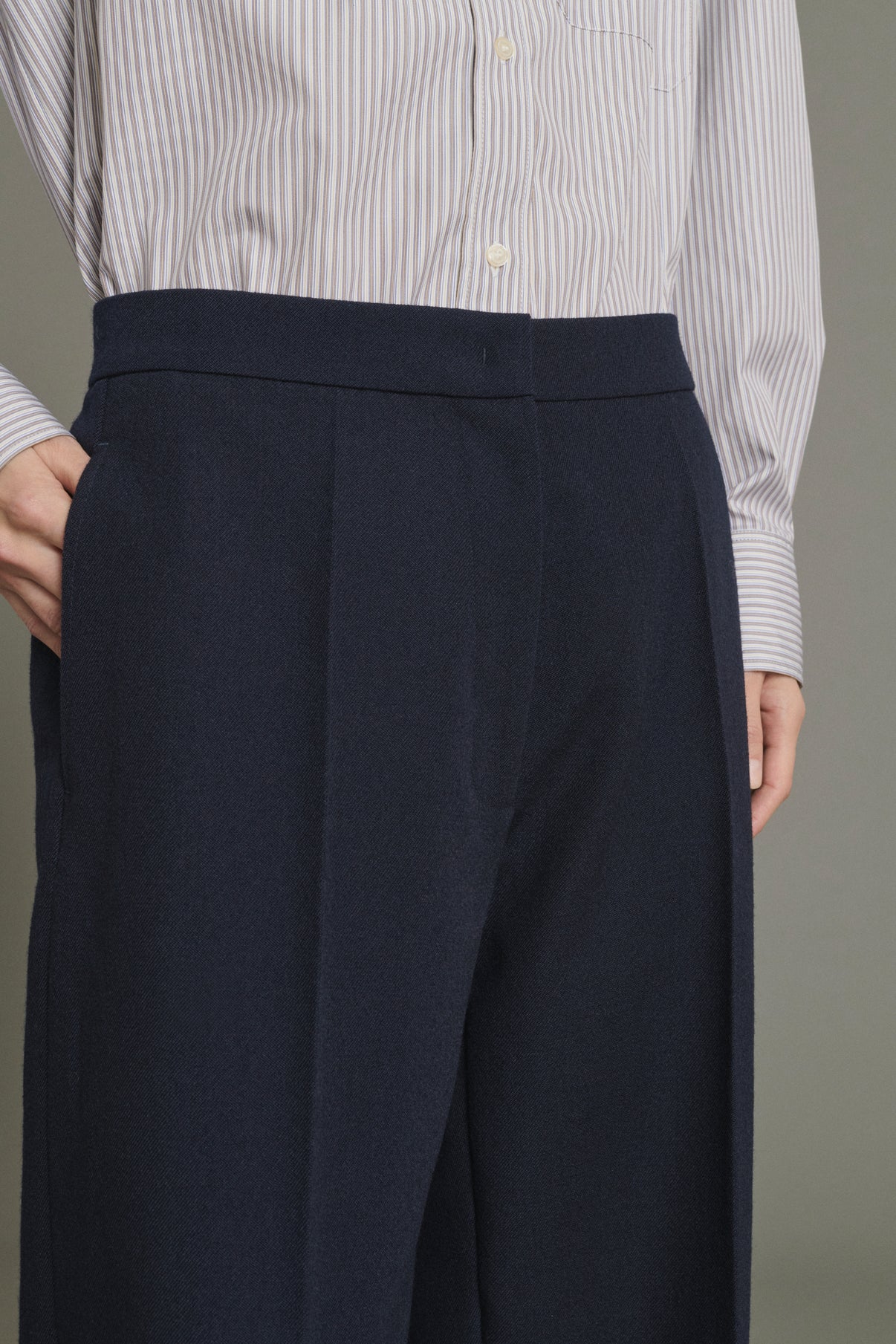Pantalón Kobe - Navy - Lana - Mujer vue 5